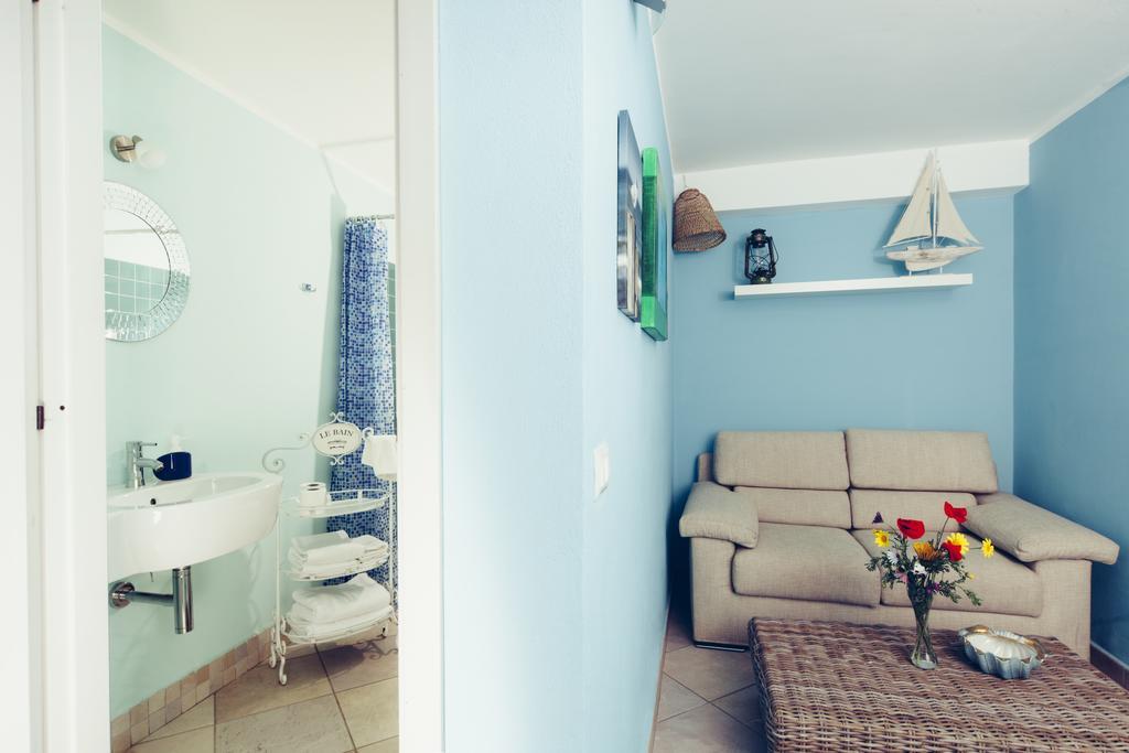 Bed and Breakfast Blu Bosa Habitación foto